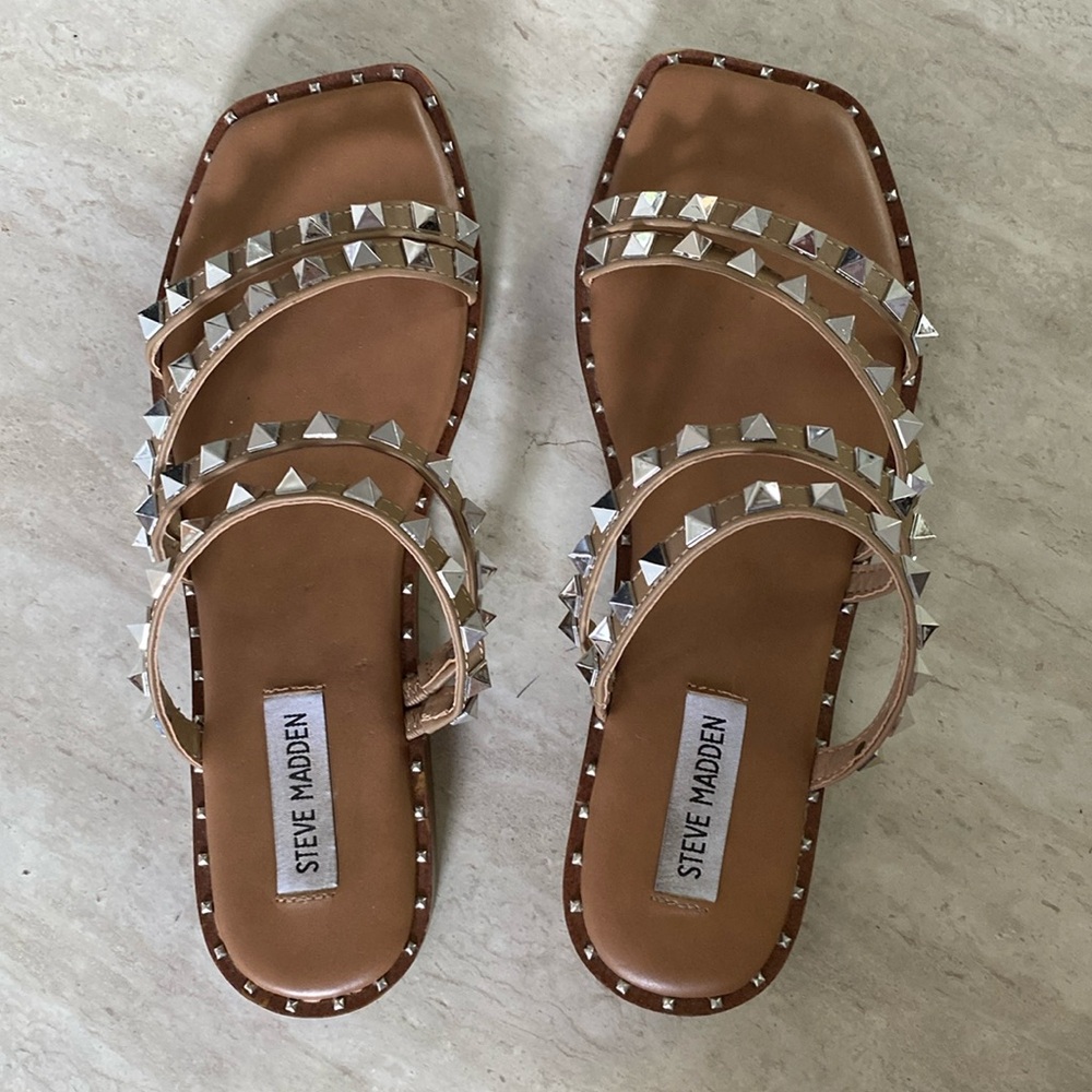 Women’s Steve Madden Studded Sandals Size 7.5